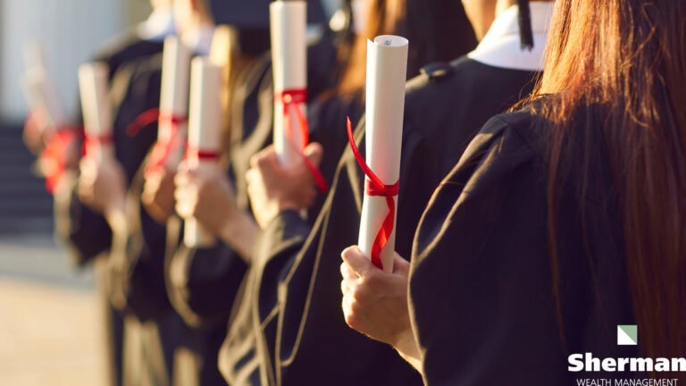 5 Smart Money Moves for Recent College Grads